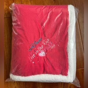 RunDisney Love on the Run Embroidered Throw Blanket